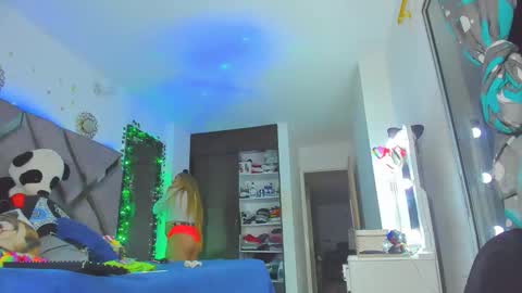 Snapshot of ale_horny_crazy chatting on 02.14.26 NIKO online show from 02.14.26