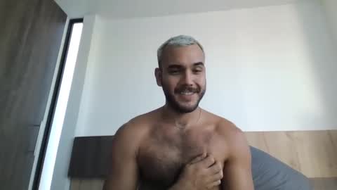 Snapshot of ale_one chatting on 01.23.25 Ale bear online show from 01.23.25
