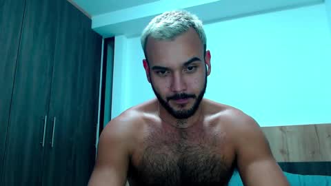 Snapshot of ale_one chatting on 02.01.25 Ale bear online show from 02.01.25