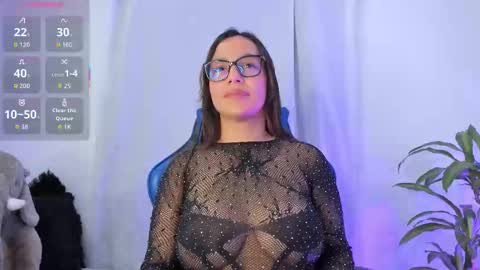 Snapshot of aleaa_ chatting on 10.22.25 aleaa  online show from 10.22.25