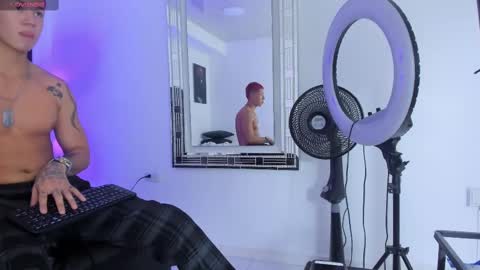 Snapshot of aleanders_ chatting on 10.06.25 aleanders online show from 10.06.25