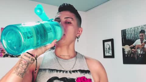 Snapshot of aleja1214 chatting on 01.02.25 Alejandra online show from 01.02.25