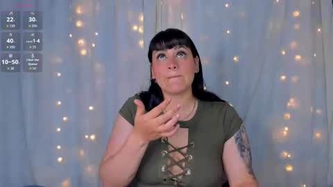 Snapshot of aleja_rossi chatting on 10.25.25 Aleja online show from 10.25.25