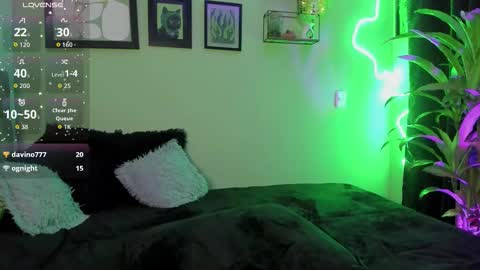 Snapshot of alejaaqueen_ chatting on 10.03.25 Aleja Queen online show from 10.03.25