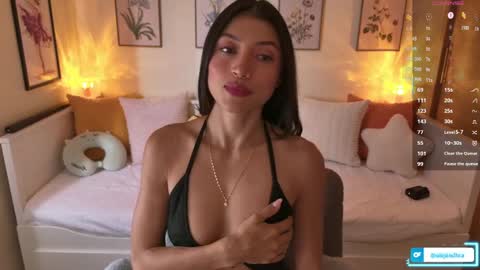 Alejandhra online show from 04.06.26