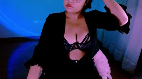 Alejandra  online show from 11.28.25