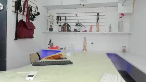 Alejandra online show from 09.25.25