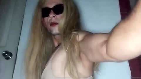 alejandrochao84 online show from 10.28.25