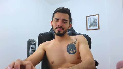 Snapshot of alejandroo_7 chatting on 12.27.24 alejandroo_7 online show from 12.27.24