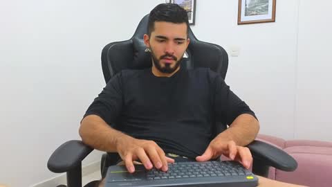 Snapshot of alejandroo_7 chatting on 02.06.25 alejandroo_7 online show from 02.06.25