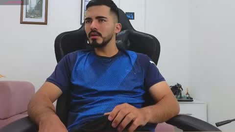 Snapshot of alejandroo_7 chatting on 10.18.25 alejandroo_7 online show from 10.18.25