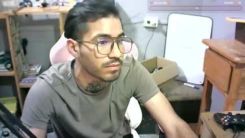 Snapshot of alejandropppzz chatting on 01.26.25 alejandropppzz online show from 01.26.25