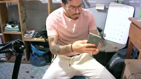 Snapshot of alejandropppzz chatting on 02.02.25 alejandropppzz online show from 02.02.25