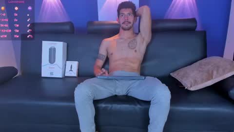 Alejo  online show from 02.21.25