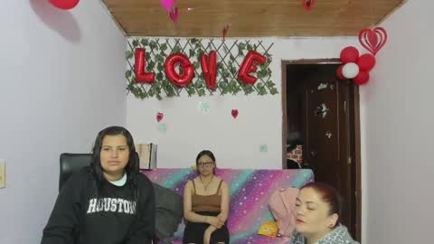 zoe and Kataleya online show from 03.06.25