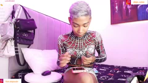 Snapshot of alejo_cute chatting on 12.28.24 alejo_cute online show from 12.28.24