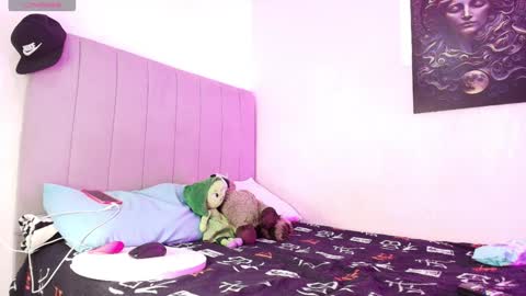 Snapshot of alejo_cute chatting on 12.30.24 alejo_cute online show from 12.30.24