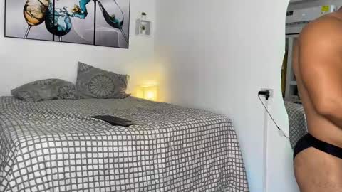 Snapshot of alejo_gero1712 chatting on 10.04.25 Alejo online show from 10.04.25