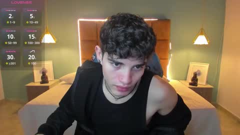 ALejoo Saenz online show from 11.04.25