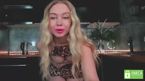 Snapshot of aleksa_cutie chatting on 01.11.26 Next stream - 2 dec - online show from 01.11.26