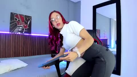 Snapshot of alektra_bryce chatting on 02.23.25 alektra_bryce online show from 02.23.25