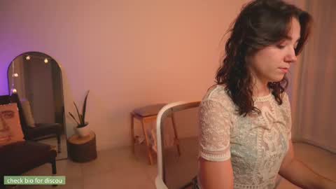 Snapshot of alemaniababe chatting on 02.10.25 Ale online show from 02.10.25