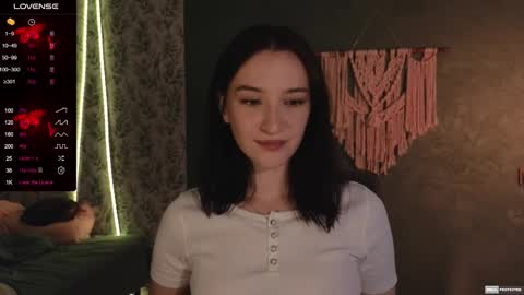 Snapshot of alena_navi chatting on 01.21.25 Alena online show from 01.21.25