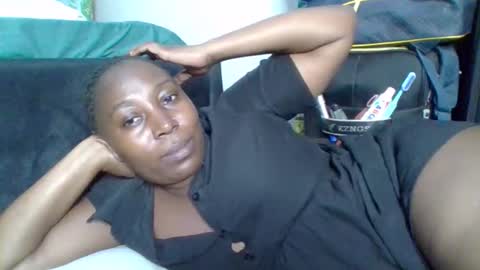 Snapshot of alesha_ chatting on 11.09.25 Noreen Kennth and Emilly online show from 11.09.25