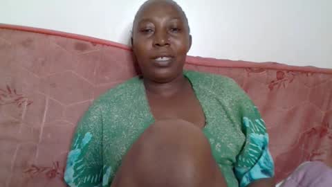 Snapshot of alesha_ chatting on 11.17.25 Noreen Kennth and Emilly online show from 11.17.25