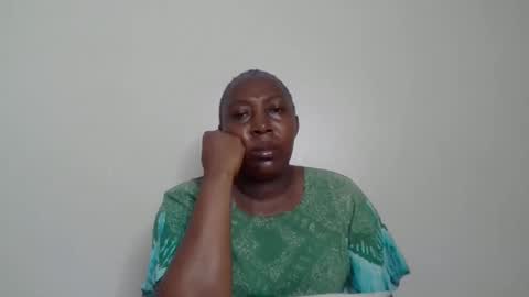 Snapshot of alesha_ chatting on 11.29.25 Noreen Kennth and Emilly online show from 11.29.25