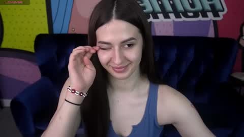 Snapshot of alesiadessmond chatting on 05.25.26 alesiadessmond online show from 05.25.26