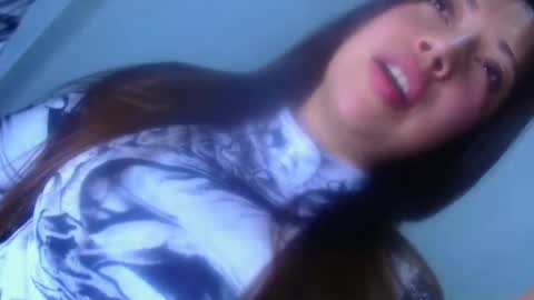 QUEEN OFF MILk  IM BACK  15 NOV online show from 09.11.25