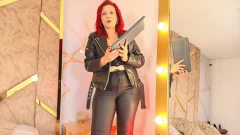 Snapshot of aleskaduth chatting on 10.02.25 ALESKADUTH online show from 10.02.25