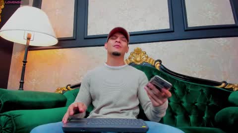 Alessandro King online show from 03.12.25