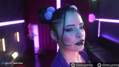 Alessa Goreng online show from 12.17.24