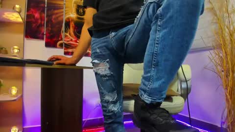 ALESSANDRO  WYE online show from 12.13.24