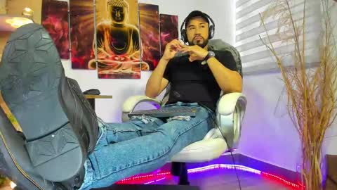 ALESSANDRO  WYE online show from 02.04.25