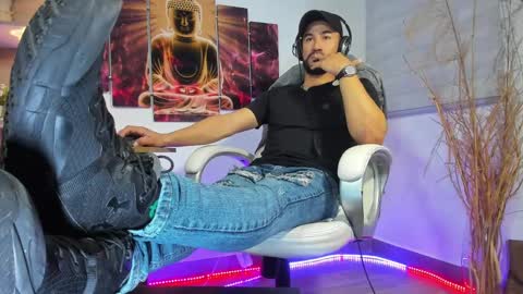 ALESSANDRO  WYE online show from 02.05.25