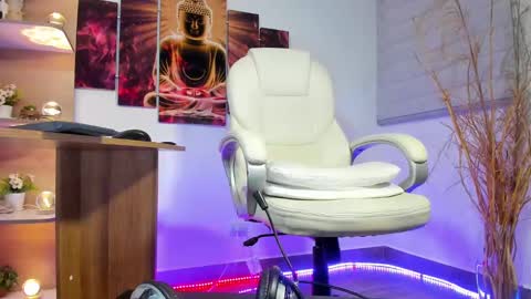 ALESSANDRO  WYE online show from 02.08.25