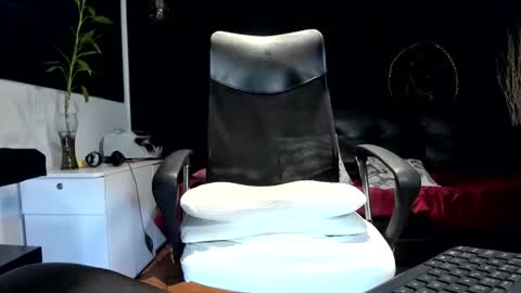 ALESSANDRO  WYE online show from 11.03.25