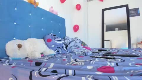 Snapshot of alessia_hot1 chatting on 02.22.25 alessia_hot1 online show from 02.22.25