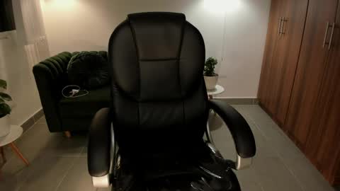  Alessia Will  online show from 04.20.26