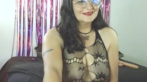 Snapshot of alessiabobs chatting on 02.14.25 Allesiaboobs online show from 02.14.25