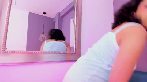 alessiia__ online show from 11.28.25