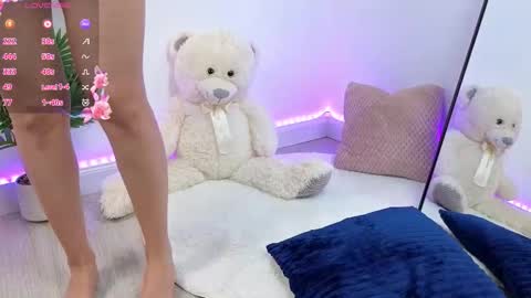 Snapshot of alessyaaa chatting on 10.10.25 Ale online show from 10.10.25