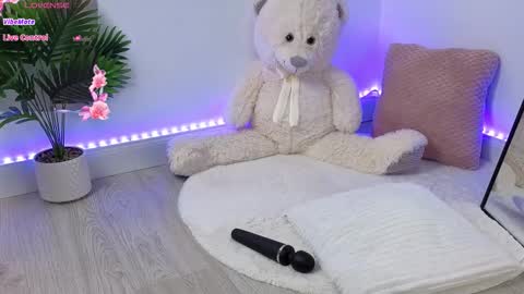 Snapshot of alessyaaa chatting on 10.12.25 Ale online show from 10.12.25