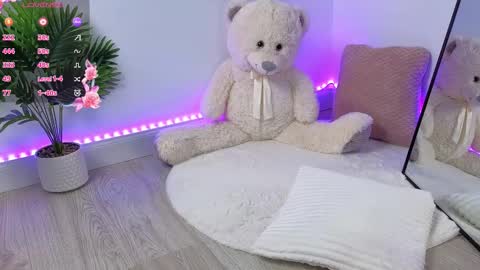 Snapshot of alessyaaa chatting on 10.14.25 Ale online show from 10.14.25