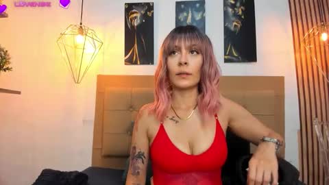 Snapshot of alesziarose chatting on 09.12.25 Aleszia online show from 09.12.25