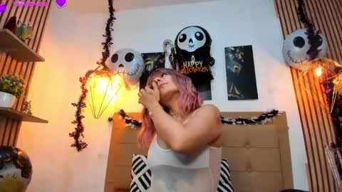 Aleszia online show from 10.18.25