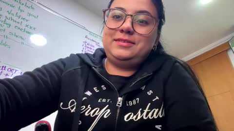 Alejandra online show from 10.05.25